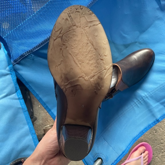 Heeled boots - Picture 4 of 5